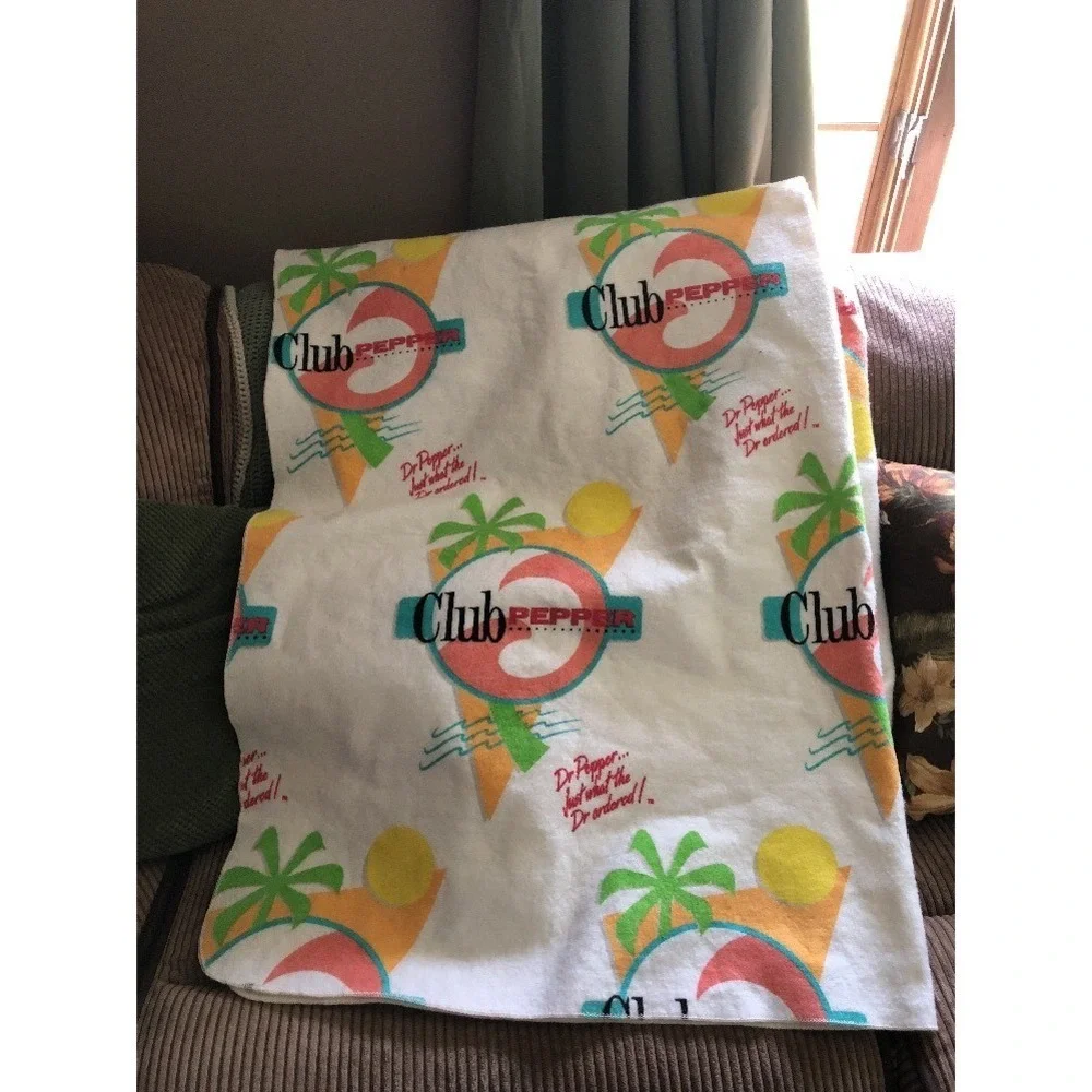 Dr Pepper Beach Towel Unisex OS White Good Vintage Club Pepper‎ 80s Retro USA
